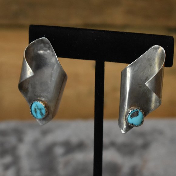 Vintage Jewelry - Vintage 70's Arizona Turquoise and Silver Earrings